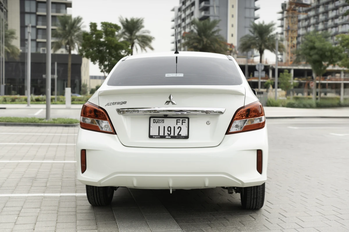 Mitsubishi Attrage GLX